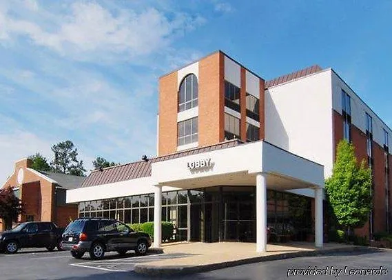 Wingate By Wyndham Williamsburg Hotel 2*,